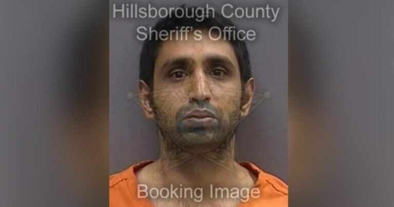 Florida man arrested after threatening passengers and causing disturbance on American Airlines flight