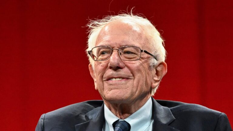 Bernie Sanders Proposes 32-Hour Workweek
