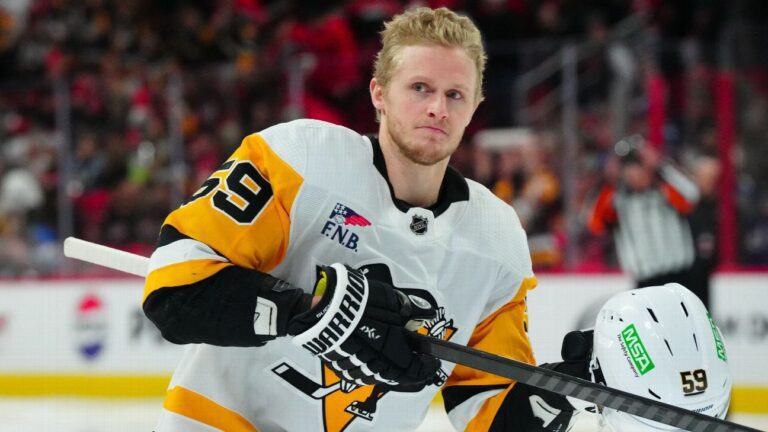 Penguins trade Guentzel to Hurricanes in deadline deal