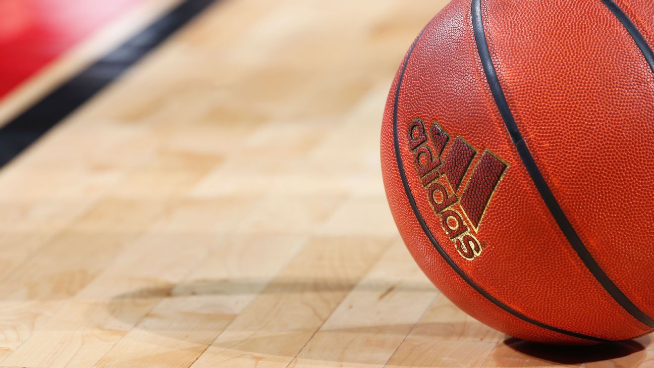Antelope Valley basketball teams face NAIA tournaments.