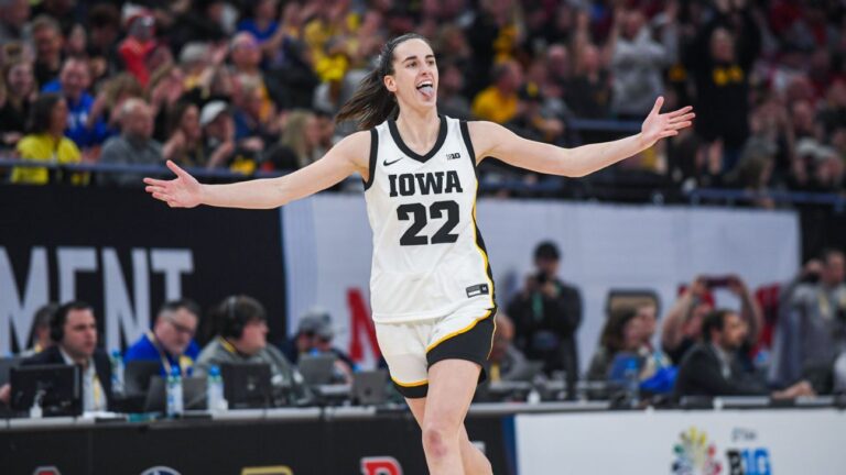 Iowa’s Caitlin Clark Tops Wooden Award Ballot