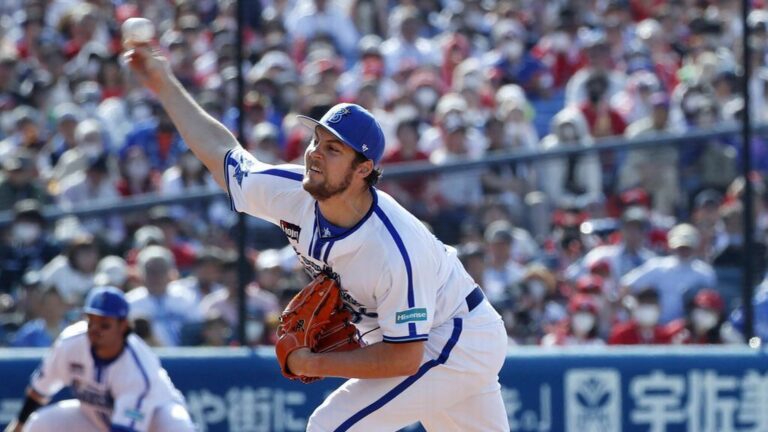 Trevor Bauer pitches for amateur team.