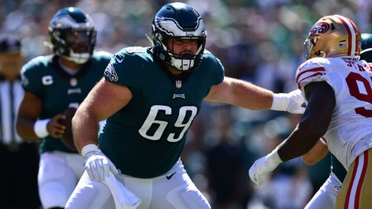Eagles lock up Pro Bowl guard Dickerson