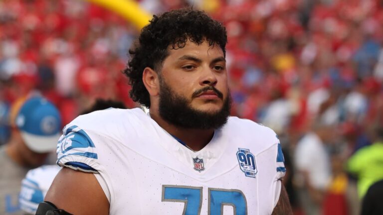Jonah Jackson signs three-year, $51 million deal with Rams