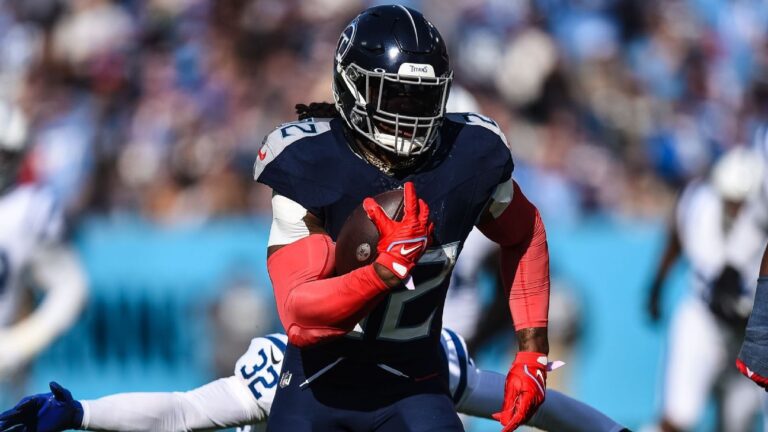 Ravens sign Derrick Henry to two-year deal