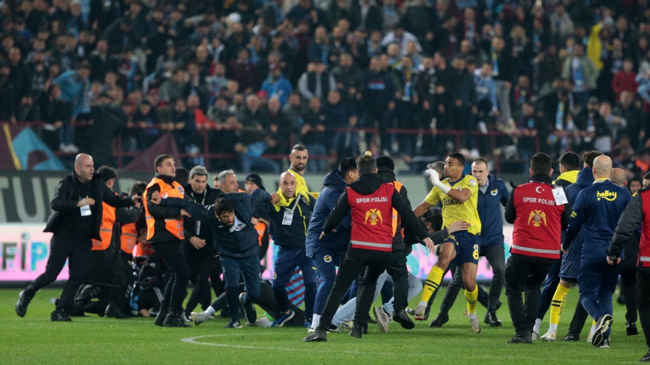 Chaos Erupts as Trabzonspor Fans Brawl
