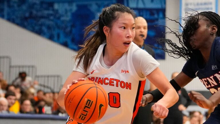 Former Ivy League Player of the Year transfers to UConn