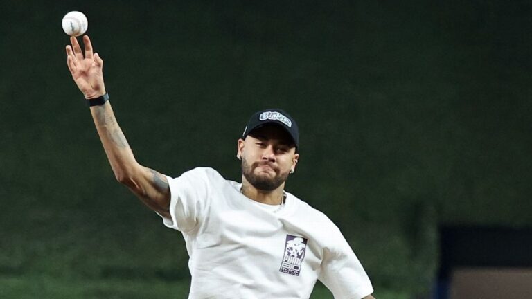 MLB Opening Day: Notable Celebrity First Pitches