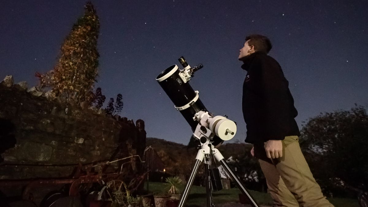 Review: Sky-Watcher 200P EQ5 Telescope