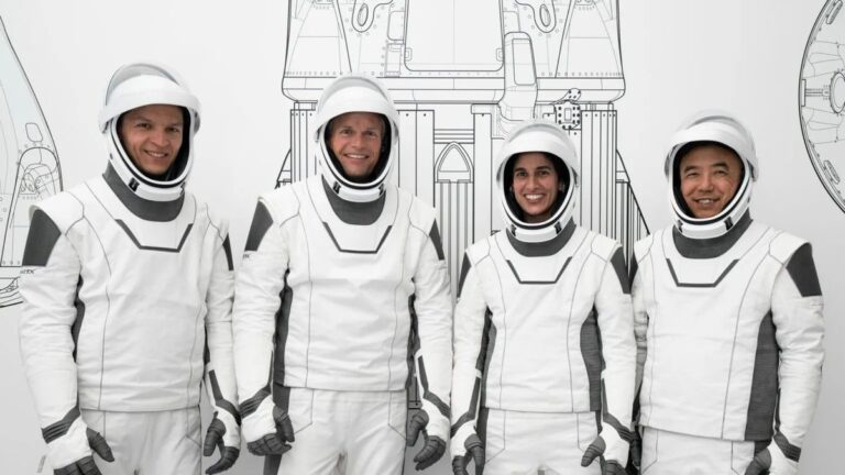 Four astronauts set to return to Earth today