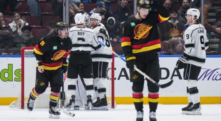 Anze Kopitar scores in Kings’ 3-2 victory