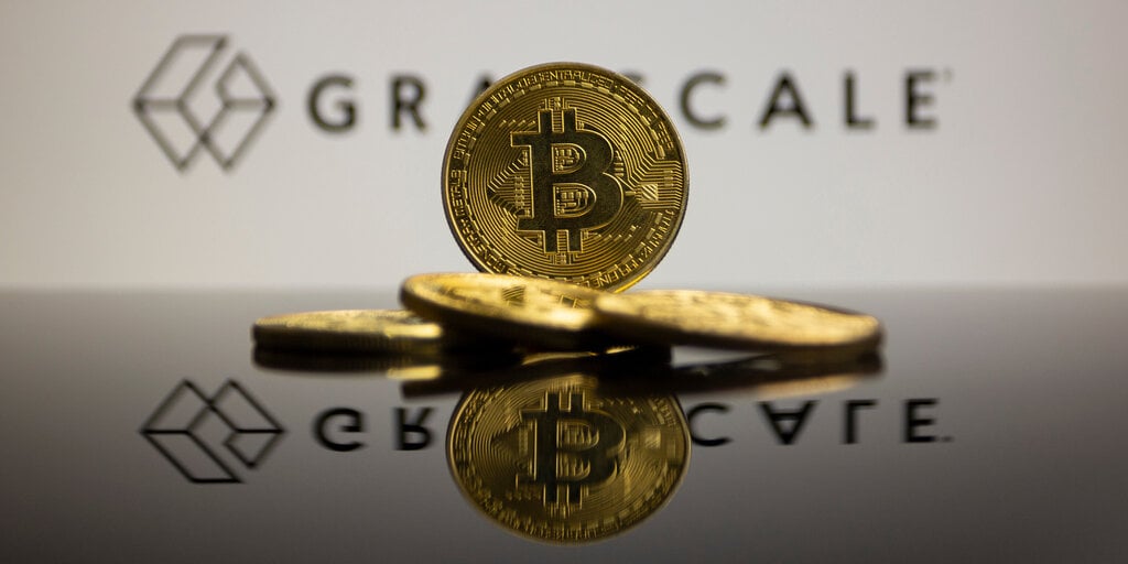 Grayscale CEO Sees Bitcoin ETF Outflows Approaching Equilibrium