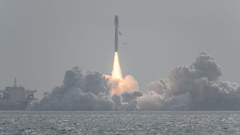 China Plans to Launch Reusable Rockets by 2026