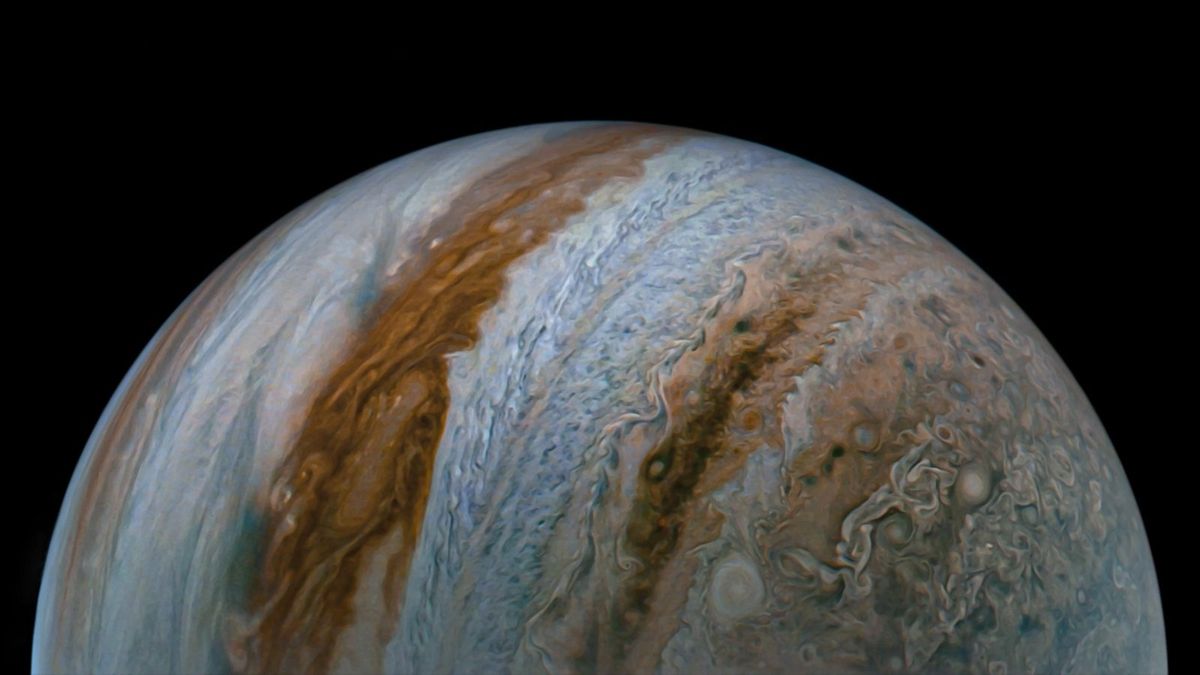 Mysterious Wave-Like Jet Discovered on Jupiter