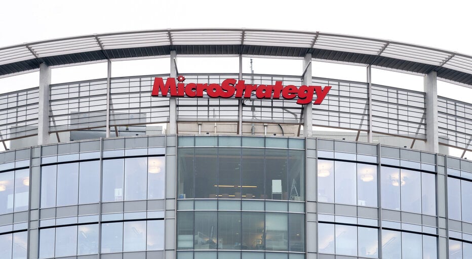 MicroStrategy Stock Reaches New Highs amid Bitcoin Surge