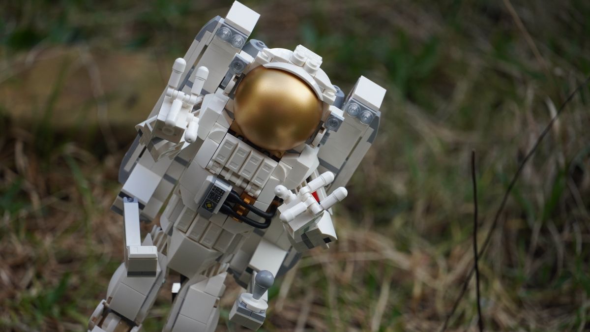 Lego Creator 3-in-1 Space Astronaut Review