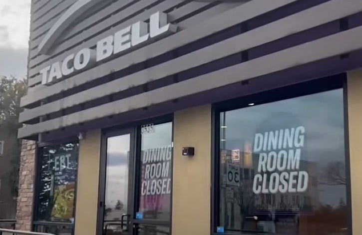 Taco Bell Closes Dining Rooms in Oakland