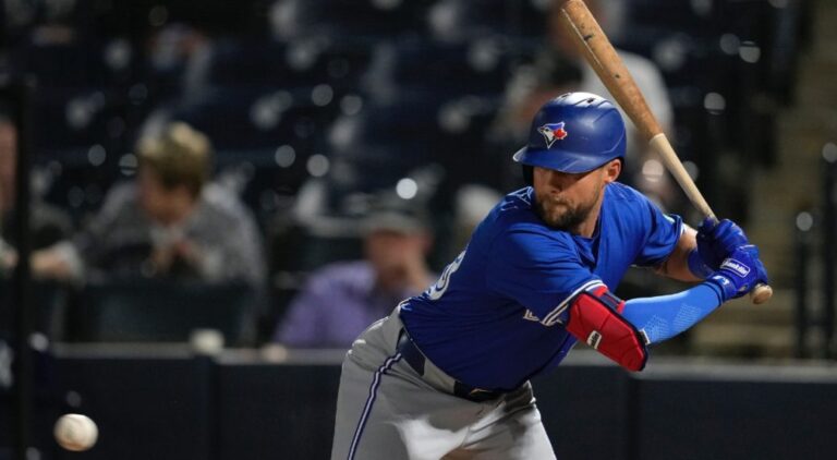 Blue Jays Beat Yankees 2-1 in Spring Training