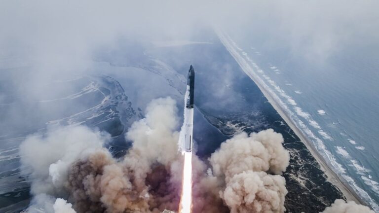 SpaceX Starship’s third test flight wows onlookers