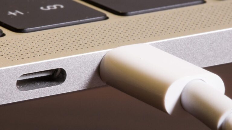 Charging Your Laptop to 100% is Slowly Killing It