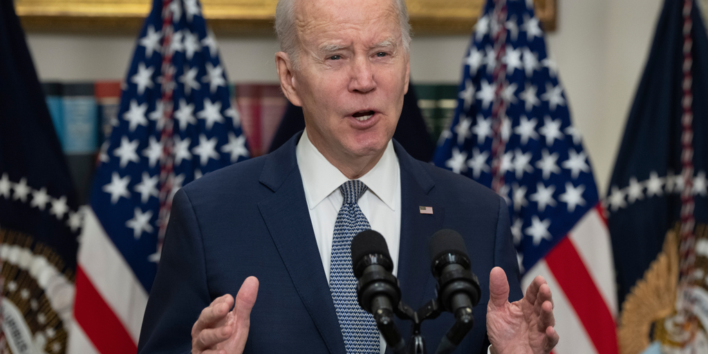 Biden Urges Action on AI & Privacy