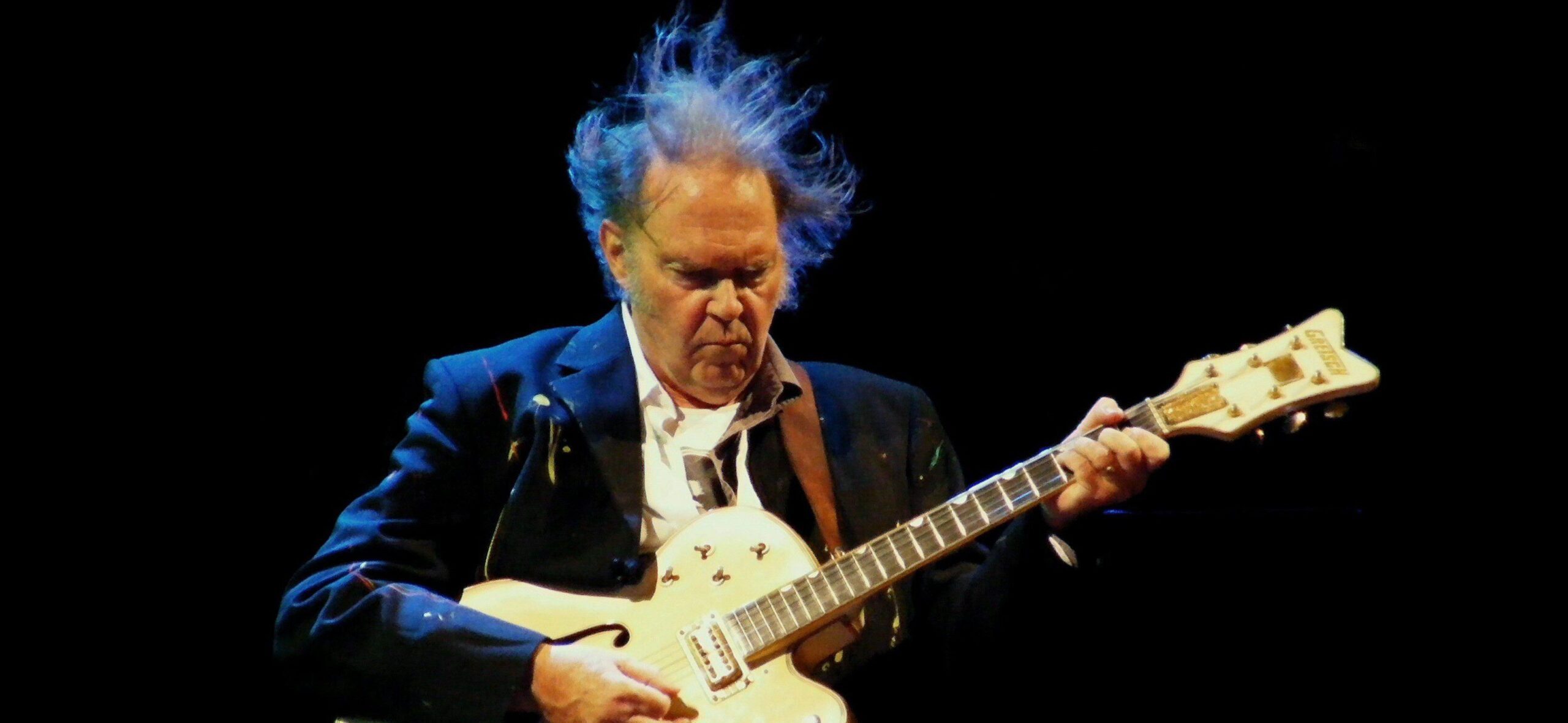Neil Young Returns to Spotify, Swallowing His Anti-Rogan Pride