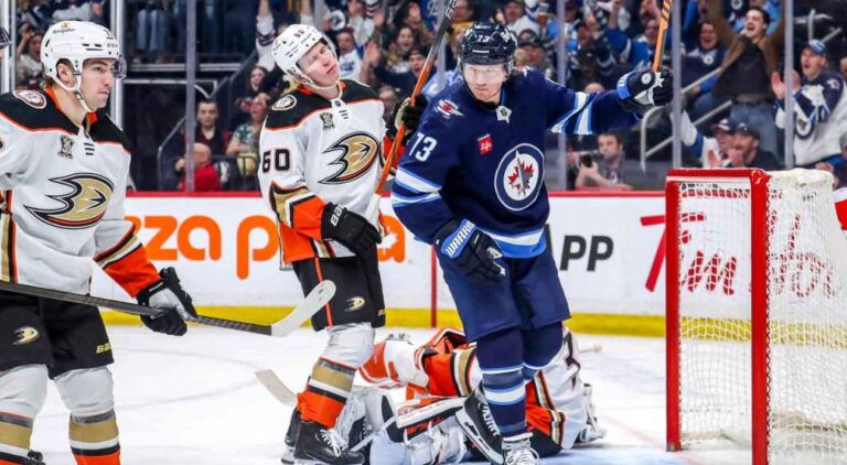 Tyler Toffoli scores first two goals with Jets