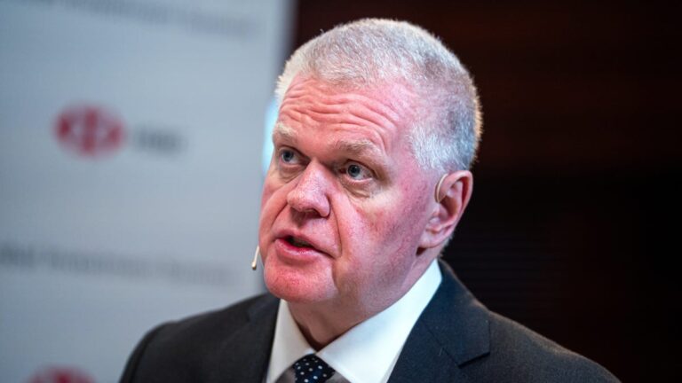 HSBC Group CEO Noel Quinn to Retire