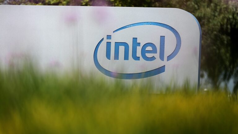 China Orders Telecom Companies to Phase Out Foreign-Made Chips