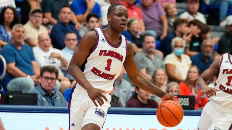 FAU Star Guard Johnell Davis Enters Transfer Portal & Declares for NBA Draft