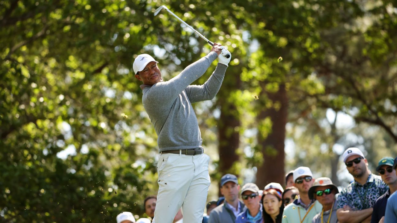 Tiger Woods Makes Cut at Augusta