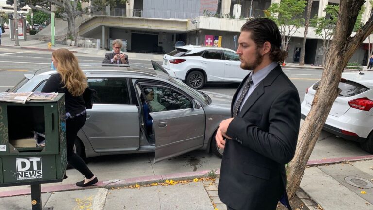 Trevor Bauer accuser indicted on fraud, extortion