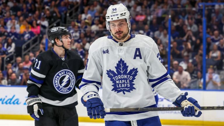 Matthews falls short of 70-goal mark