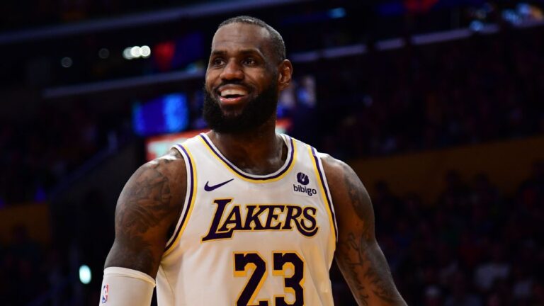 Lakers Beat Nuggets, Stay Alive in Series