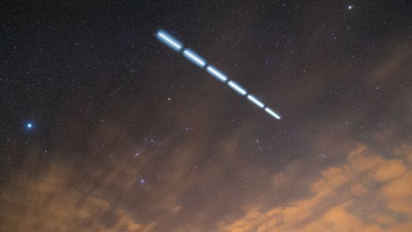 Dazzling Light Trail Marks Dying SpaceX Rocket