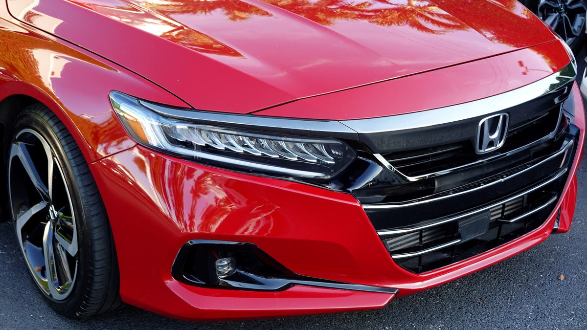 U.S. auto safety regulators probe Honda Accord brakes