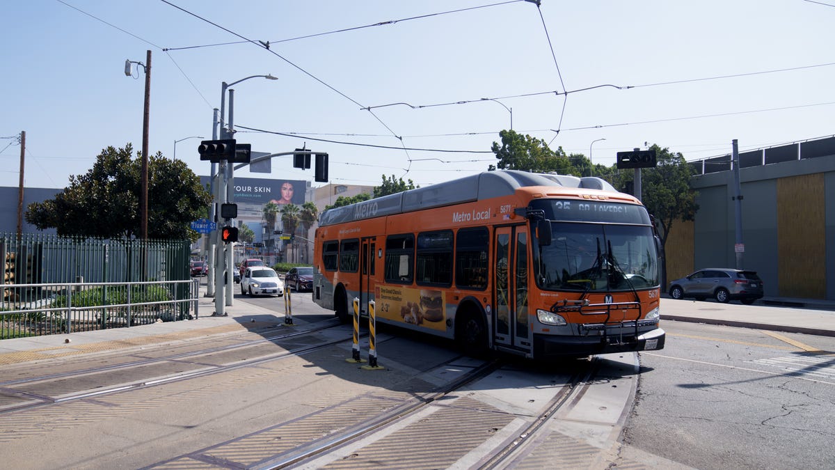 Los Angeles to Install AI Cameras on Buses
