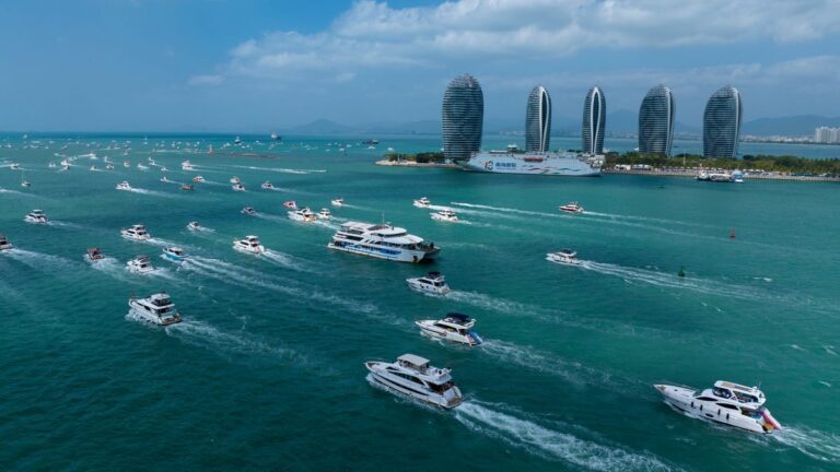 Luxury yacht sales plummet as oligarchs step back
