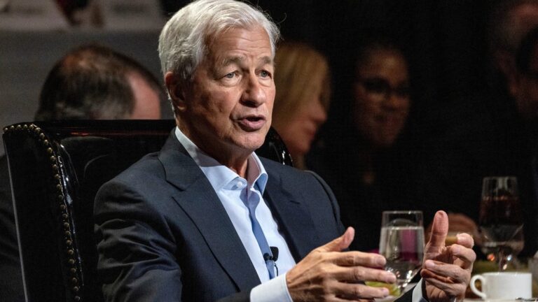 JPMorgan CEO Dimon optimistic about U.S. economy.