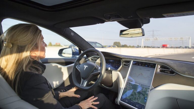 No other automakers interested in licensing Tesla’s FSD tech