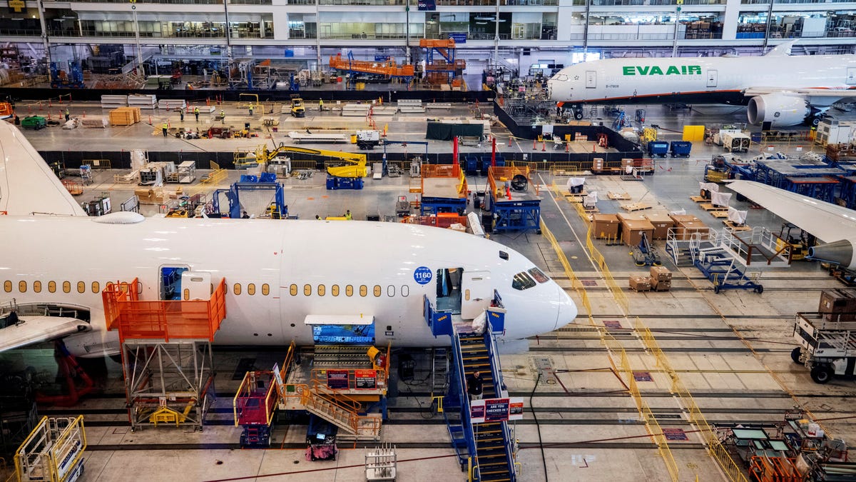 Boeing Expects Slower Production of 787 Dreamliners
