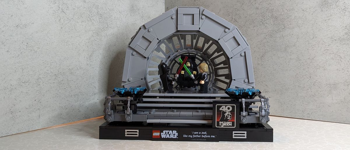 Save 20% on Lego Star Wars Emperor’s Throne Room Diorama