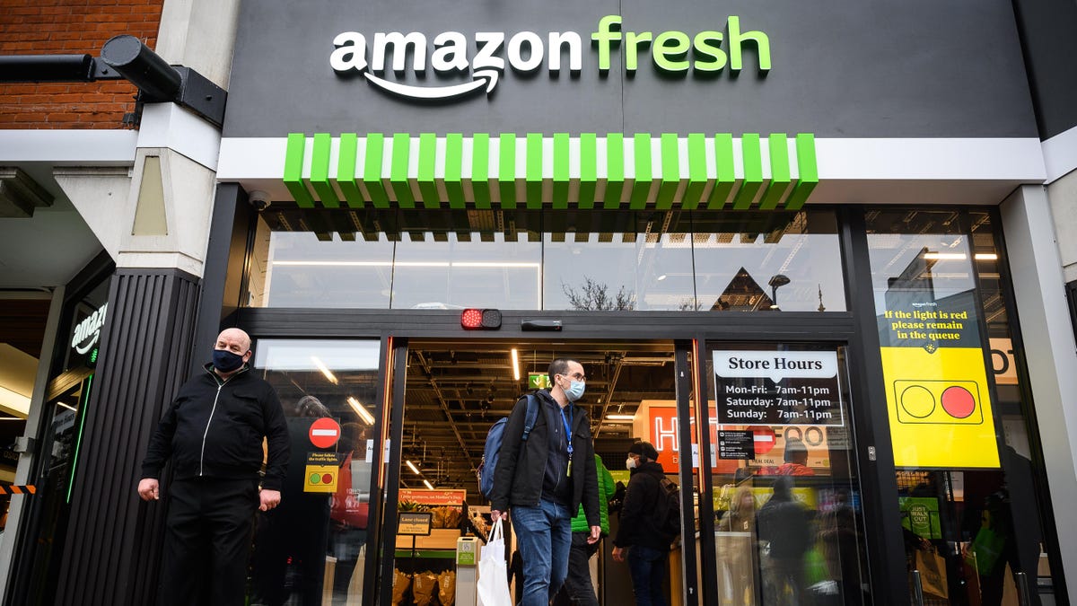 Amazon Phasing Out Checkout-less Grocery Stores