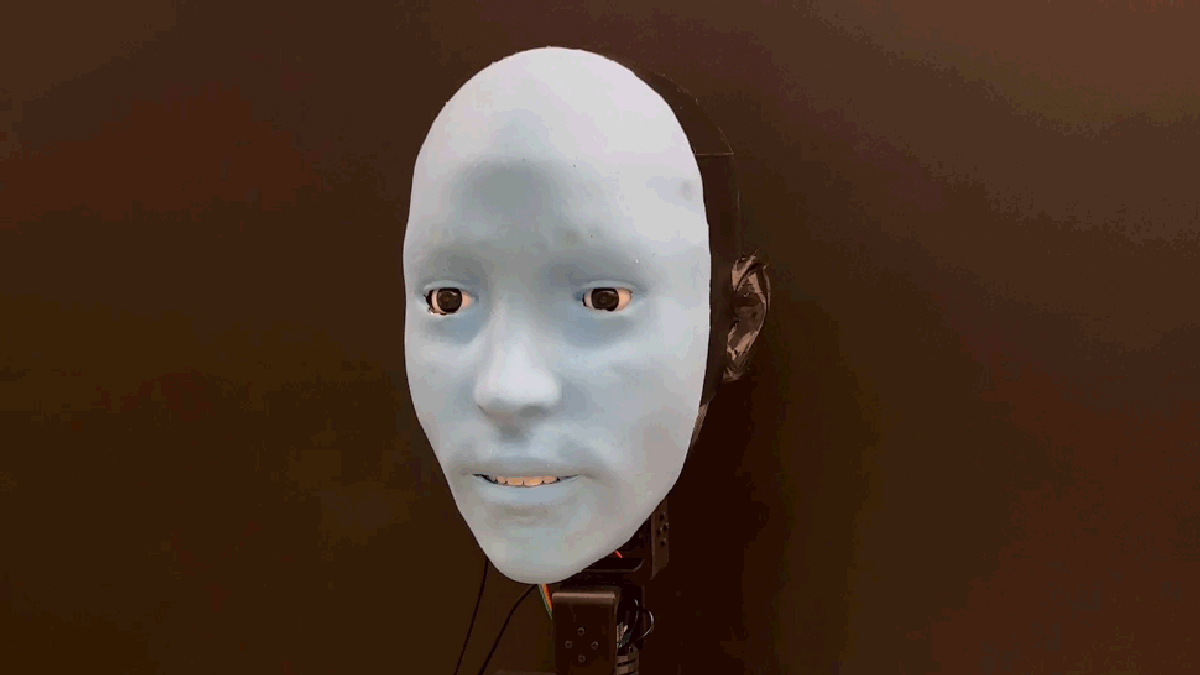 New Robot Mimics Human Facial Expressions