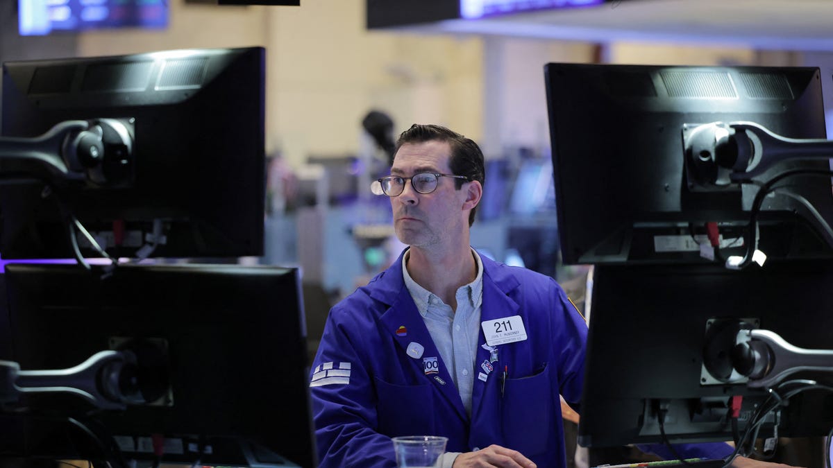 Mixed day for stock market as GM and Spotify soar, PepsiCo dips.