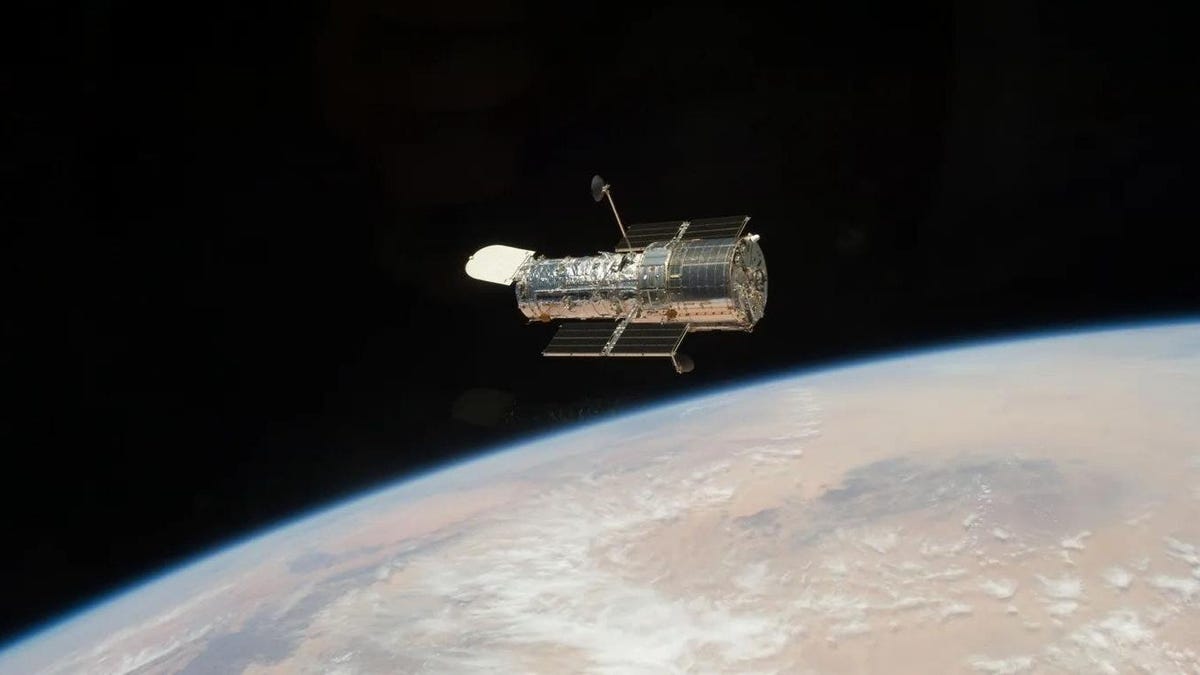 Hubble Space Telescope Suffers Gyroscope Glitch