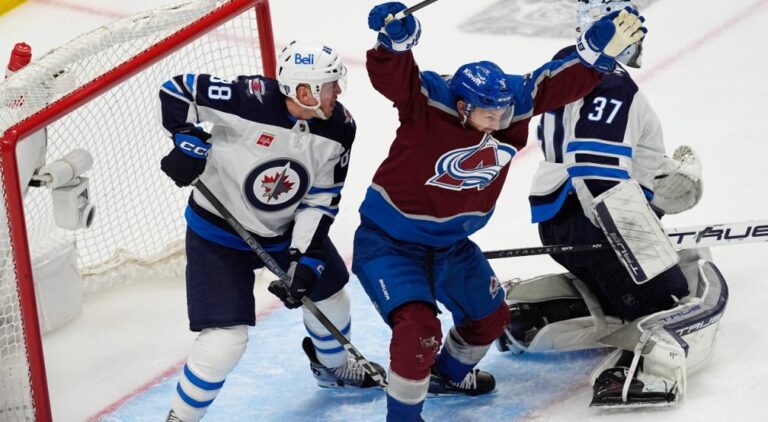Avalanche Rally Past Jets with 6-2 Victory