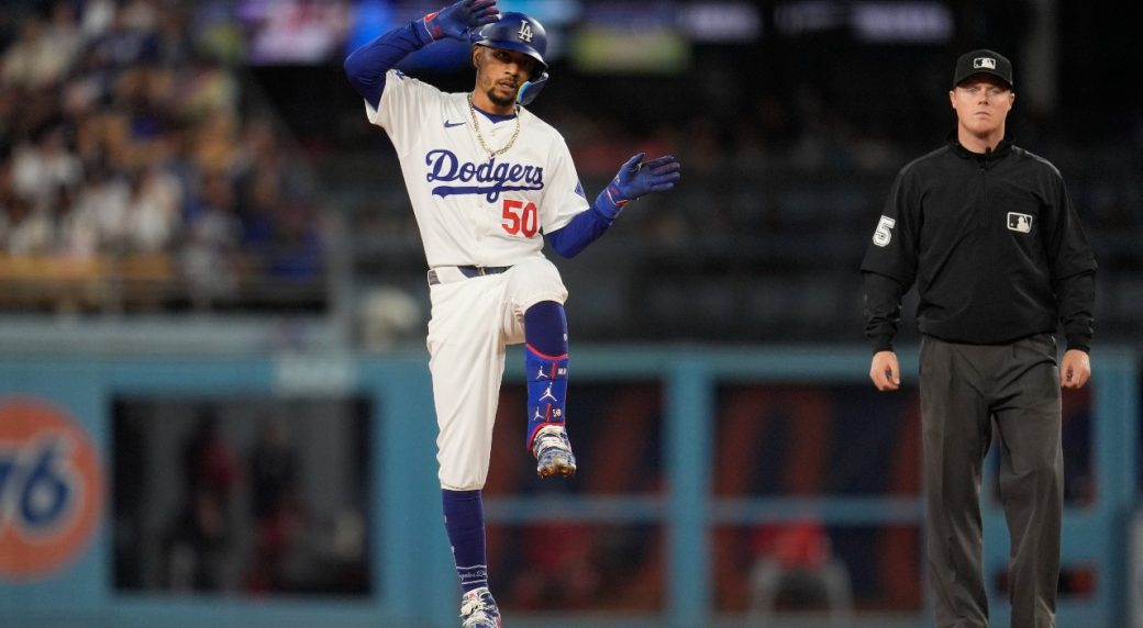 Mookie Betts leads Dodgers to 6-2 win