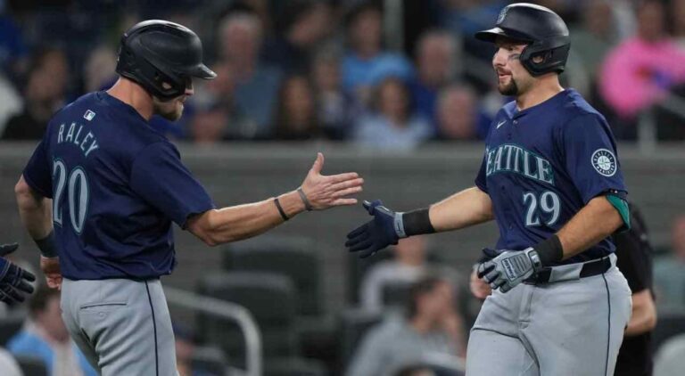 Cal Raleigh Continues to Haunt Toronto Blue Jays