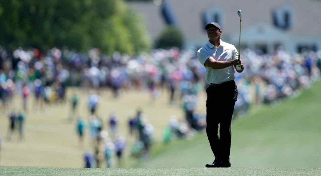 Tiger Woods in Contention for Sixth Green Jacket